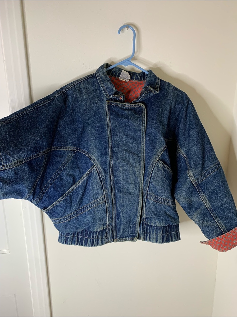 Jordache jacket jean sz small vintage women’s Denim 100% cotton paisley Lining